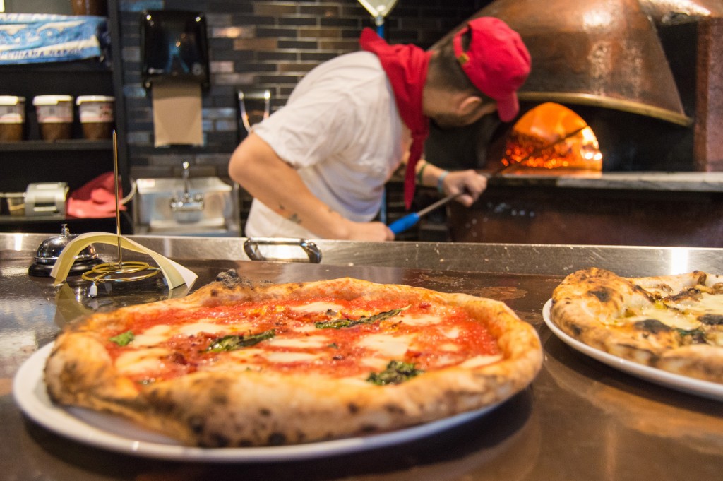 pizza_Margherita_at_Mast_Boston