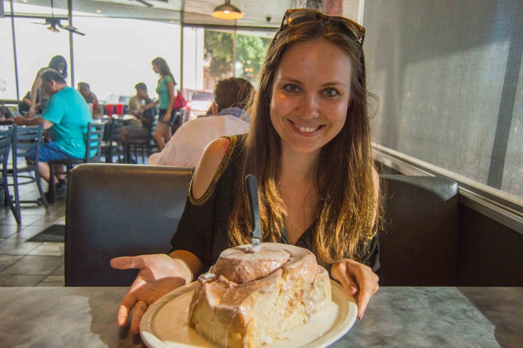 the-biggest-cinnamon-roll-san-antonio