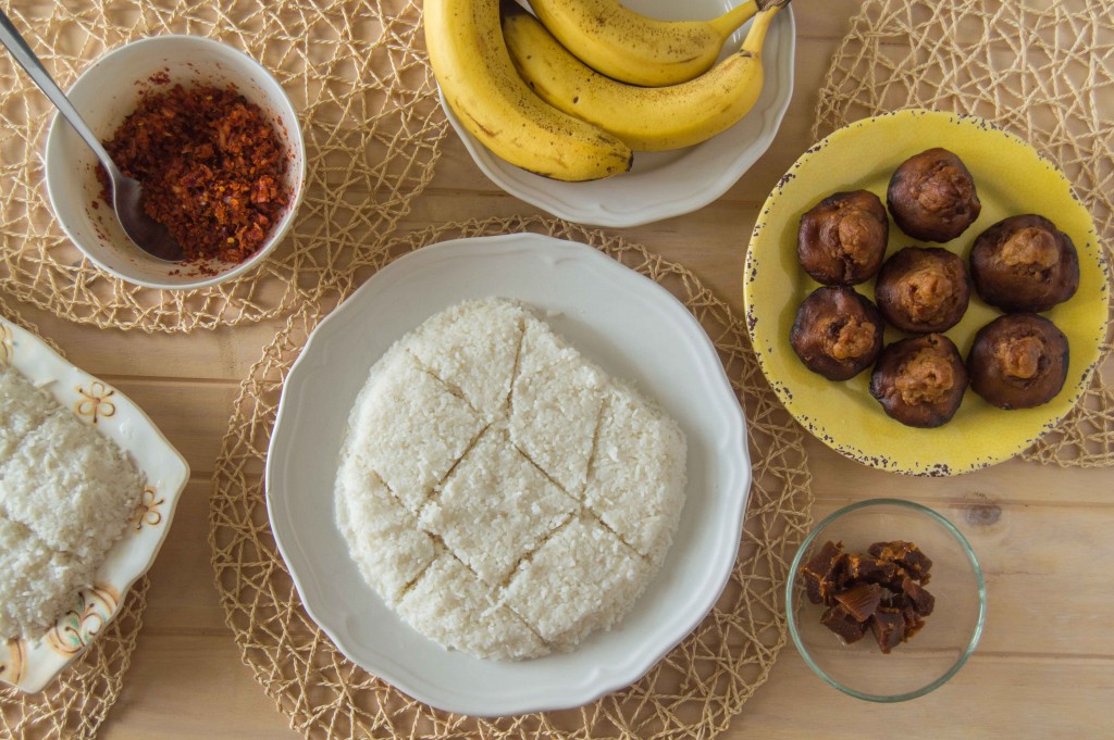 Kiribath with chilli sambol. Coconut milk rice cake. Sri Lanka Food Stock  Photo - Alamy