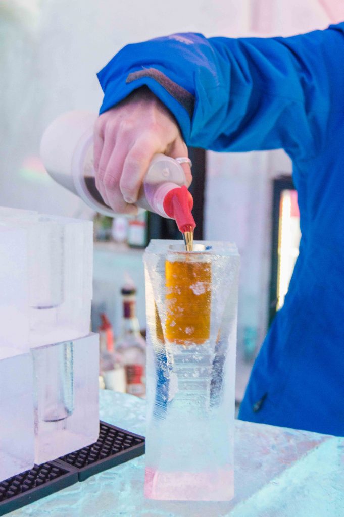 ice hotel in quebec drinks