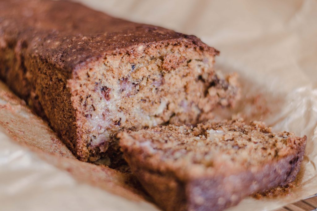 Making banana bread 🍌🍞#baking #home #bilingual #polyglot