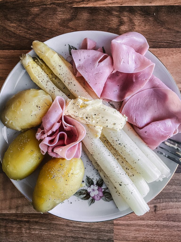 white-asparagus-with-ham