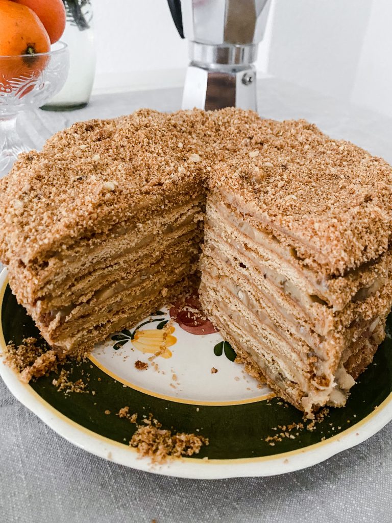 russian-honey-cake-inside