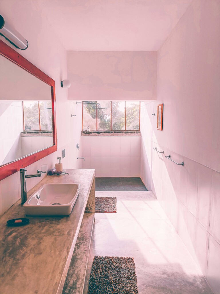 villa atulya lake view bathroom