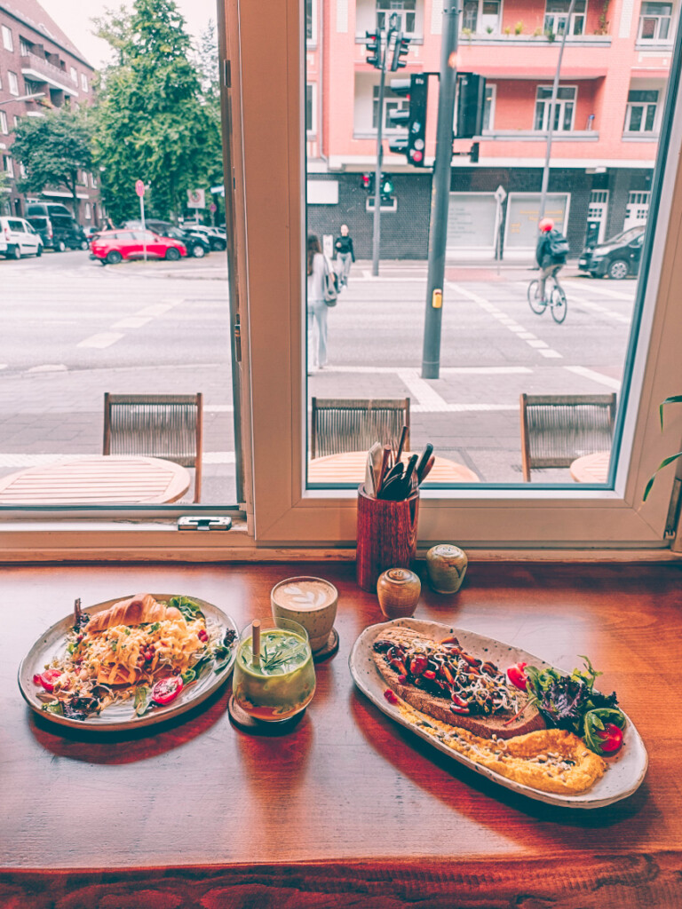 When having the best breakfast in Hamburg you need to have this matcha at 11:11