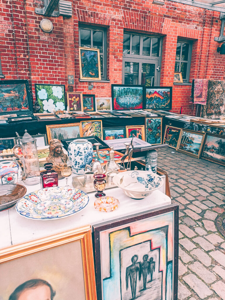 Flea market at Flohschanze on Saturdays