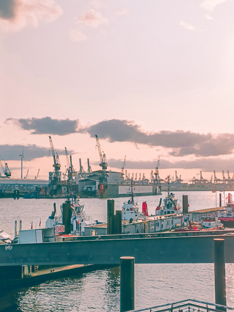 Sonnendeck view of the harbor at Strand Pauli