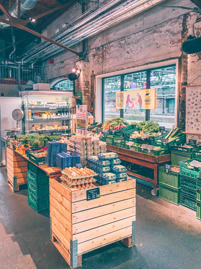 Hobenk&ouml;&ouml;k market offers regional produce.