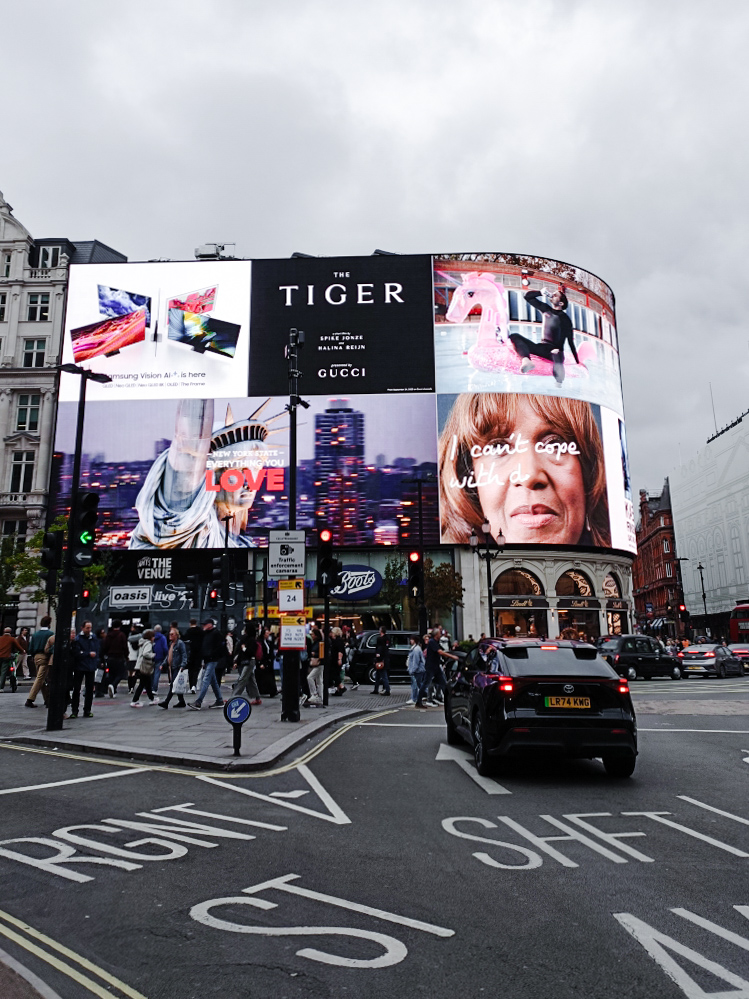 Advertisment on Piccadilly Circus.