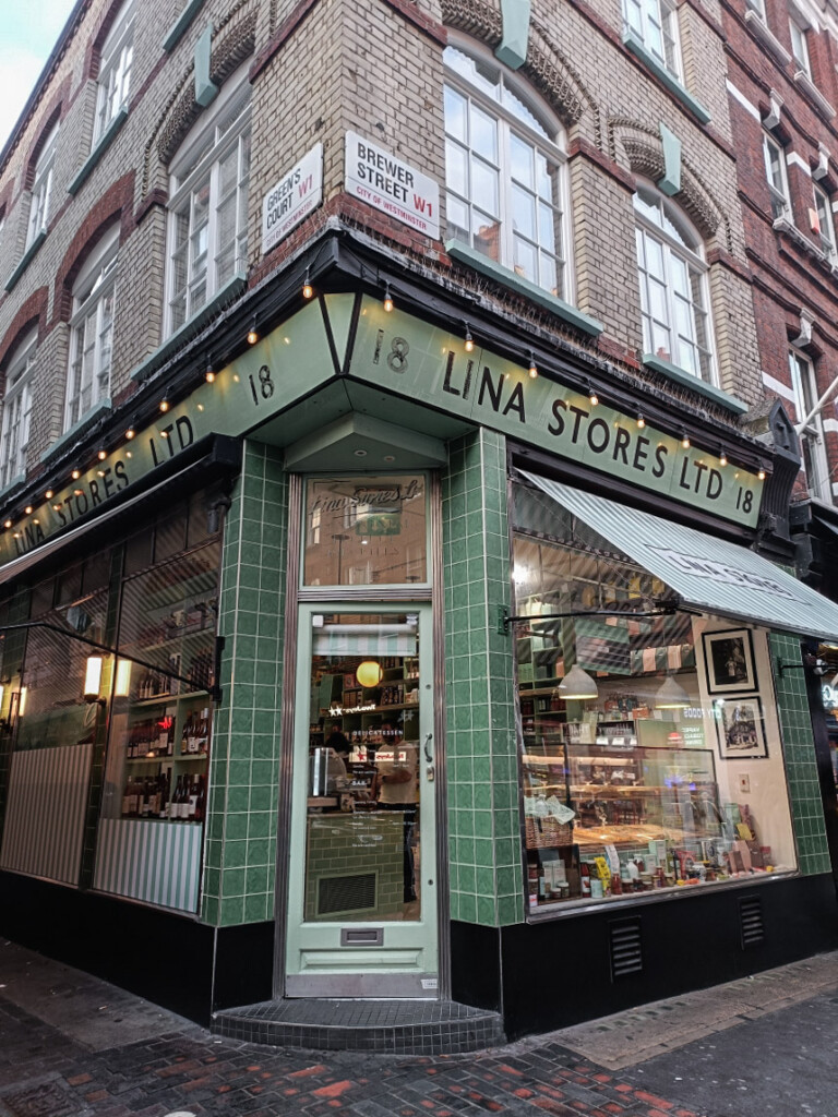 Visiting Bar Lina, a speakeasy is a great choice when spending 2 days in London.