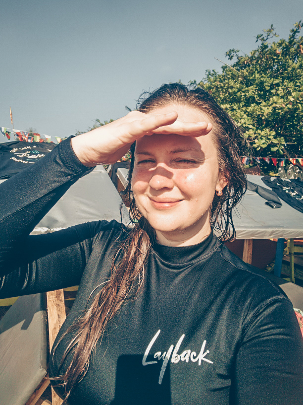 yulia surfing