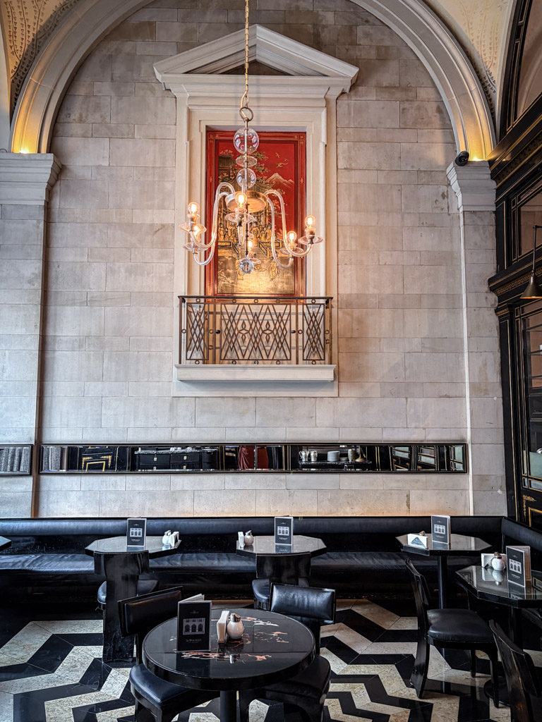 Gorgeous interior design at the Wolseley in London